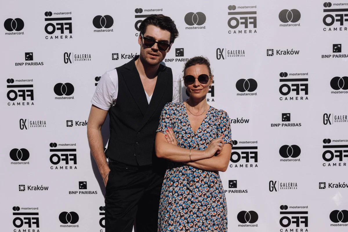 Kontakt z twórcami najważniejszych festiwalowych pokazów konkursowych? Dyskusje na temat filmowych wrażeń? Możliwość wcielenia się w rolę dziennikarza i zadawanie pytań aktorom, producentom czy scenarzystom? To możliwe w trakcie spotkań Q&A w ramach pokazów filmów konkursowych Mastercard OFF CAMERA.