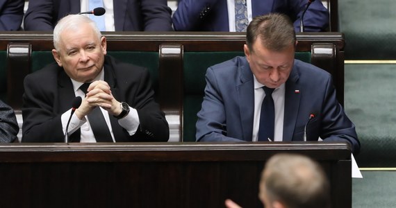 Ostre reakcje polityków wywołała informacja RMF FM, że do Sejmu wpłynął wniosek o uchylenie immunitetu Jarosława Kaczyńskiego. "To białoruskie standardy i okrucieństwo" - stwierdził Mariusz Błaszczak. Anita Czerwińska pisze o "zdziczałym zachowaniu". "Bezkarność PiS się skończyła" - odpowiada szef MSWiA Marcin Kierwiński. 