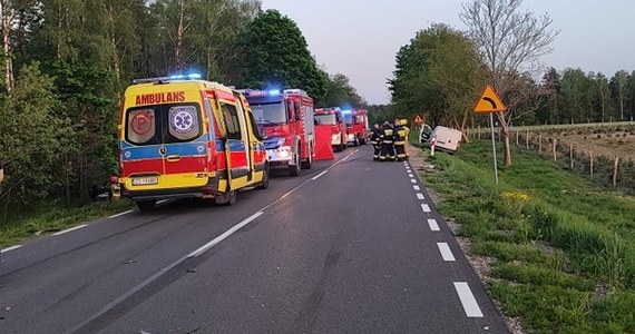 Dwie osoby zginęły w wypadku w Sławoborzu w Zachodniopomorskiem - poinformowała Komenda Powiatowa Policji w Świdwinie. Zderzyły się tam trzy pojazdy - bus i dwa samochody osobowe.