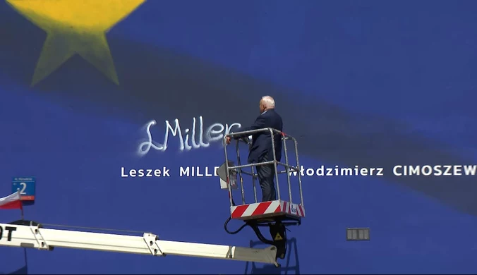 Leszek Miller i Włodzimierz Cimoszewicz na podnośniku 