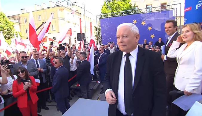 Konwencja PiS w Kielcach. "Tusk idzie z białą flagą i papierowym serduszkiem"