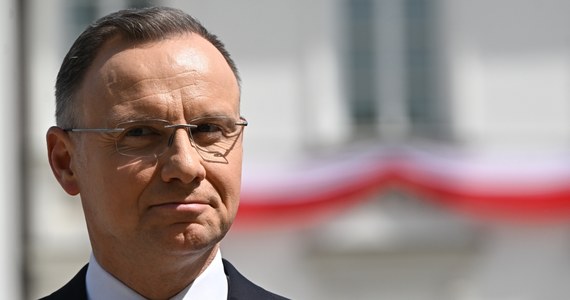 Prezydent skierował do Sejmu projekt ustawy ws. wzmacniania zdolności państwa do przeciwdziałania zagrożeniom - poinformowało w czwartek Biuro Bezpieczeństwa Narodowego. Zgodnie z prezydencką propozycją, m.in. miałoby powstać Dowództwo Połączonych Rodzajów Sił Zbrojnych. Ma to być odpowiedź na nowe formy zagrożeń ze strony Federacji Rosyjskiej.