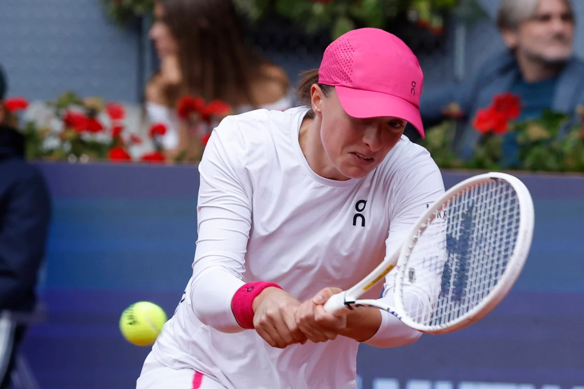 Liderka światowego rankingu tenisistek Iga Świątek łatwo wygrała z Amerykanką Madison Keys 6:1, 6:3 i awansowała do finału turnieju WTA 1000 na kortach ziemnych w Madrycie. Mecz trwał godzinę i 11 minut.