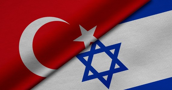 Turcja zatrzymała w czwartek wymianę handlową z Izraelem - przekazała agencja Bloomberg, powołując się na informacje z kręgów rządowych w Ankarze. Zawieszony został cały eksport i import.