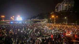 Tłumy Gruzinów na ulicach. Nie chcą "rosyjskiej ustawy"