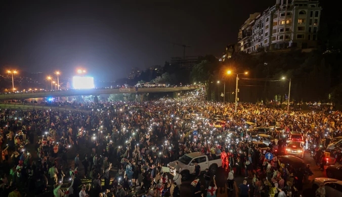 Tłumy Gruzinów na ulicach. Nie chcą "rosyjskiej ustawy"