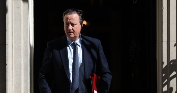 David Cameron oświadczył, że Ukraina ma prawo użyć broni dostarczonej przez Londyn do ataków na cele na terytorium Rosji. Szef brytyjskiego MSZ zapewnił także, że Kijów może liczyć na dalszą pomoc ze strony jego kraju.
