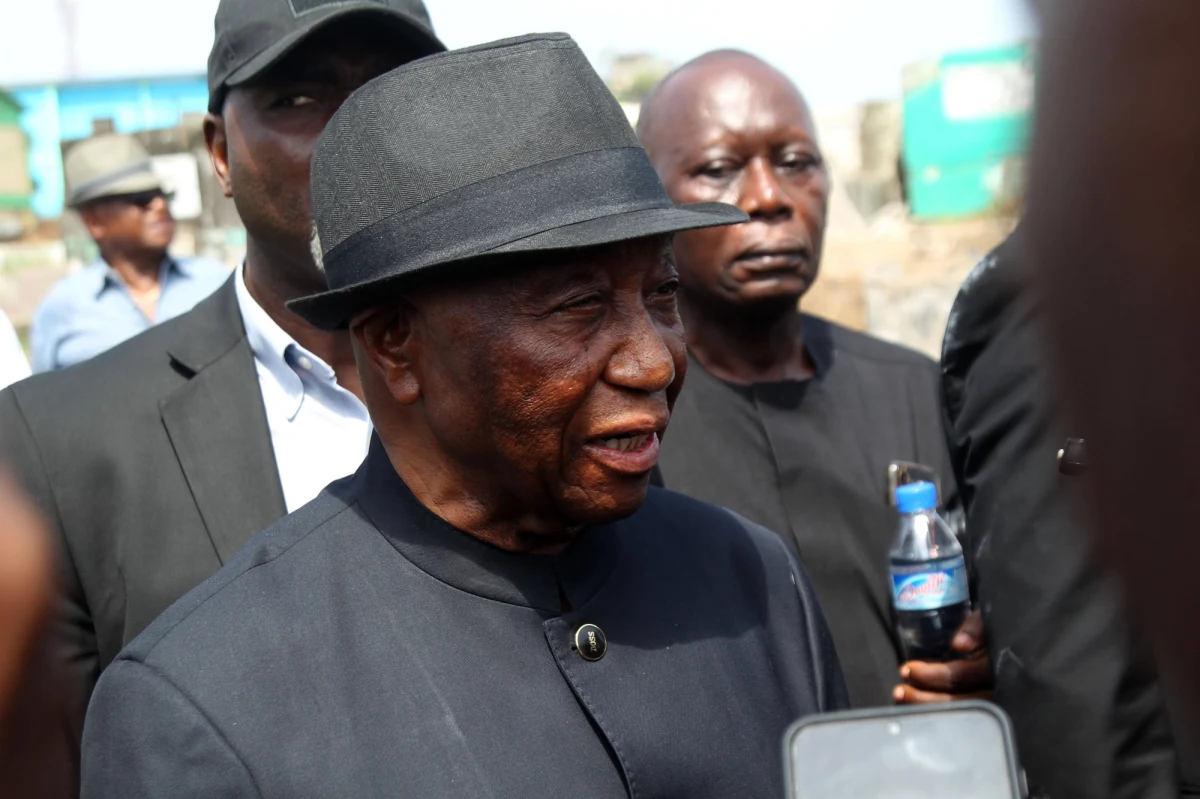 Prezydent Liberii Joseph Boakai podpisał rozporządzenie wykonawcze w sprawie ustanowienia długo oczekiwanego w kraju trybunału ds. zbrodni wojennych. Ma on zapewnić sprawiedliwość ofiarom dwóch wojen domowych z lat 1989-2003. Towarzyszyły im masakry, tortury, gwałty i rekrutowanie do walk dzieci. Tym ostatnim często dawano do ręki broń wraz z narkotykami chwilę po tym, jak byli świadkami egzekucji swoich rodziców. 