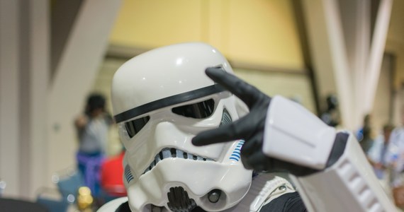 ​Militarne muzealia, historia i popkultura, czyli "Star Wars Day" odbędzie się w sobotę w Muzeum Uzbrojenia na poznańskiej Cytadeli. Na ekspozycji można będzie zobaczyć eksponaty, które stały się inspiracją dla filmowej scenografii m.in. sprzętu, uzbrojenia i kostiumów postaci znanych z Gwiezdnej Sagi.