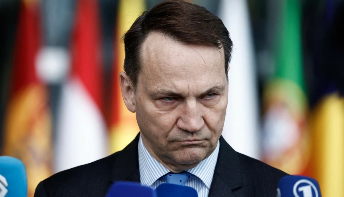 Przebywający w Stanach Zjednoczonych szef polskiego MSZ udzielił wywiadu stacji BBC World. Radosław Sikorski mówił o zagrożeniu dla Polski ze strony Rosji i historycznych błędach Władimira Putina. Odniósł się także do słów Emmanuela Macrona, który nadal nie wyklucza obecności francuskich żołnierzy w Ukrainie.