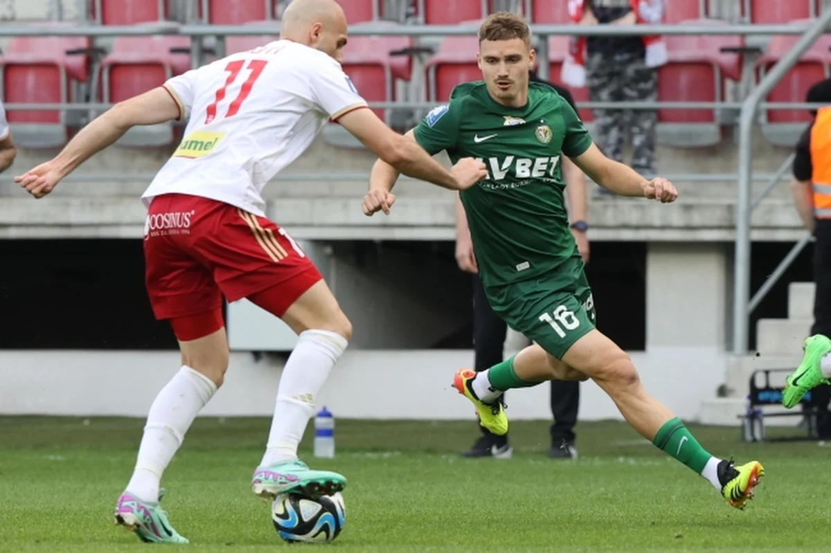 Piłkarze ŁKS Łódź pożegnali się z ekstraklasą po porażce na własnym stadionie ze Śląskiem Wrocław 1:2. W 31 meczach odnieśli tylko pięć zwycięstw i zamykają tabelę z dorobkiem 21 punktów.