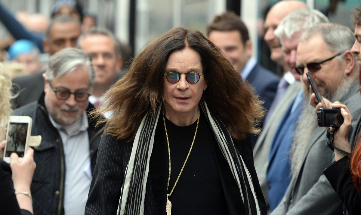 ​Pięciokrotny zdobywca Grammy, nazywany także Księciem Ciemności, 19 października po raz drugi w swojej karierze zostanie wprowadzony do Rock and Roll Hall of Fame. Ale Ozzy Osbourne ma jeszcze jedno skrywane do niedawna marzenie. Przyznał niedawno, że chciałby zostać uhonorowany najważniejszą filmową nagrodą, statuetką Oscara.