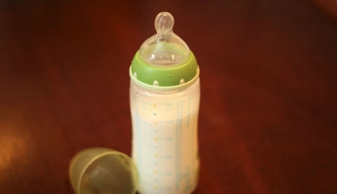 Bakterie w mleku dla niemowląt. GIS alarmuje