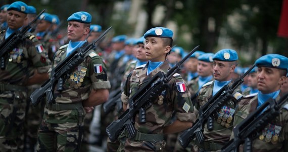 Francja wysłała do Słowiańska na wschodzie Ukrainy około 100 żołnierzy z 3. pułku piechoty Legii Cudzoziemskiej; mają oni pomóc armii ukraińskiej w odpieraniu ofensywy Rosji w Donbasie - poinformował w artykule dla portalu Asia Times analityk Stephen Bryen, zastępca podsekretarza stanu w Pentagonie za prezydentury Ronalda Reagana (1981-89). Francuski MSZ zdementował te informacje.