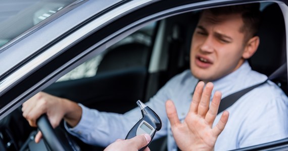 W czasie sześciu dni majówki na polskich drogach doszło do 401 wypadków, w których zginęły 34 osoby, a 460 zostało rannych - poinformowała policja. Funkcjonariusze zatrzymali ponad 1,8 tys. nietrzeźwych kierujących.