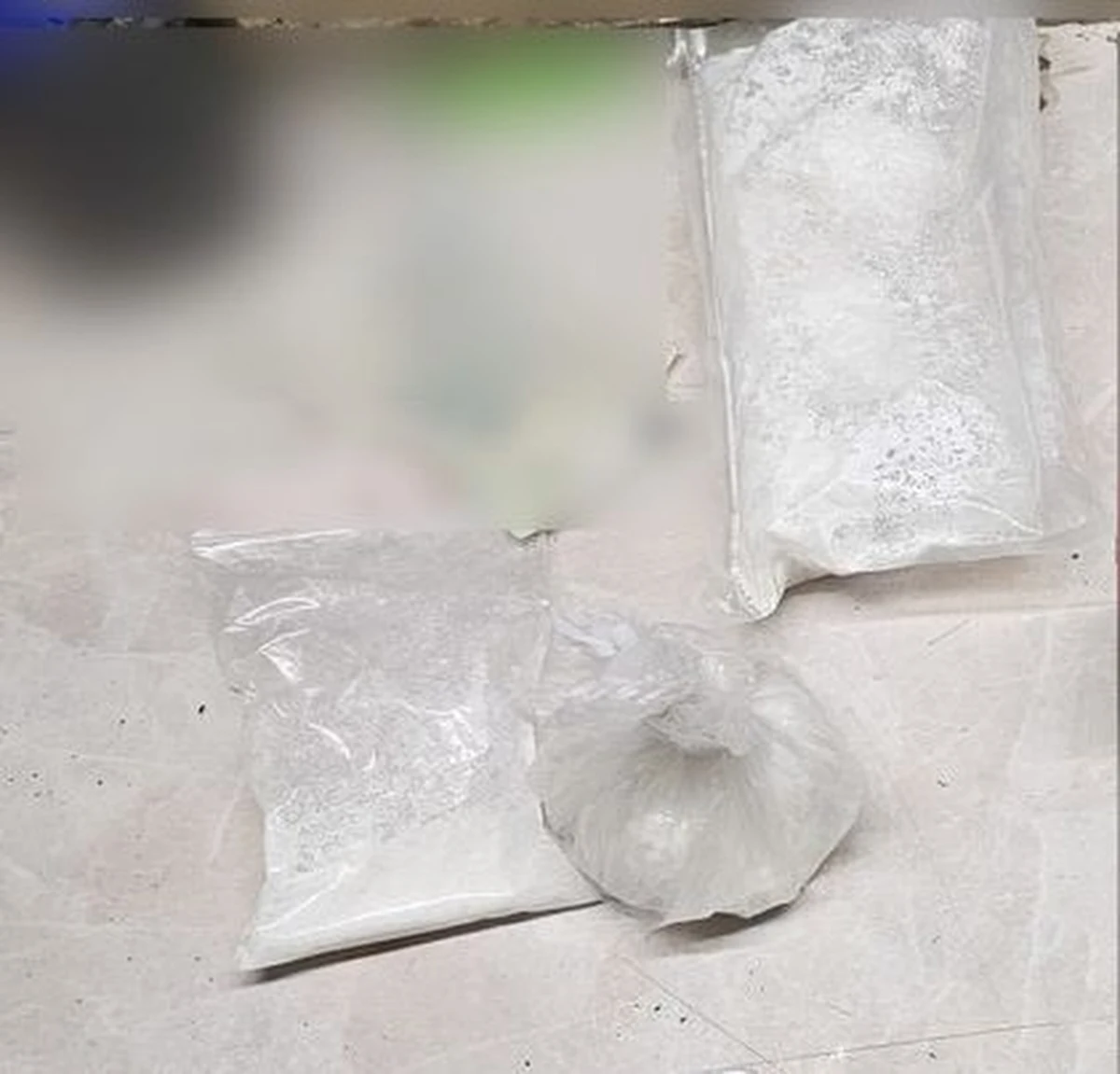 39-latek z Wałcza odpowie za posiadanie znacznej ilości amfetaminy. Mężczyzna tłumaczył, że ponad 300 gramów tej substancji ma na własny użytek, ale ani policjanci, ani prokurator nie dali mu wiary.