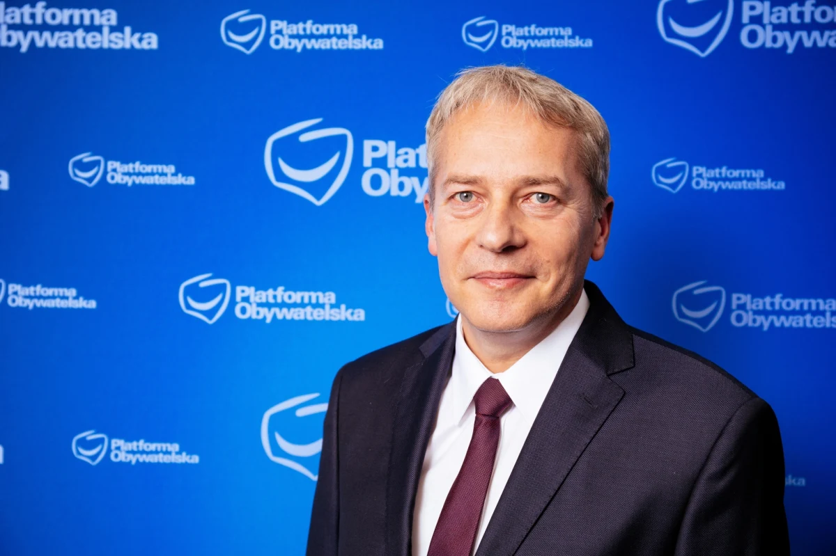 Nowym marszałkiem województwa śląskiego został polityk Koalicji Obywatelskiej - Wojciech Saługa. Wybrano go podczas poniedziałkowej, inaugurującej VII kadencję samorządu regionalnego sesji. Zagłosowało za nim 29 z 45 radnych.