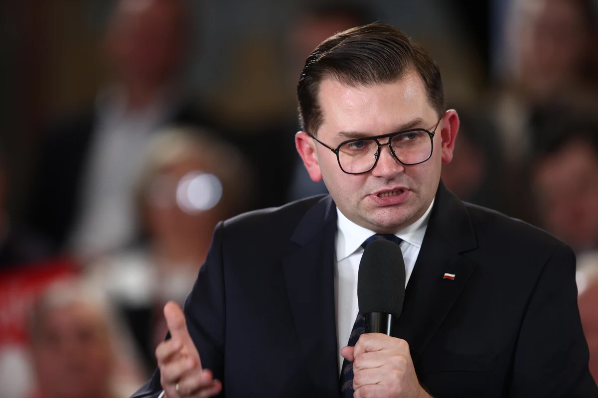Poseł Łukasz Kmita (PiS) nie został wybrany w poniedziałek przez sejmik na nowego marszałka województwa małopolskiego. Był jedynym kandydatem Prawa i Sprawiedliwości, ale zagłosowało za nim jedynie 13 spośród 21 radnych PiS.