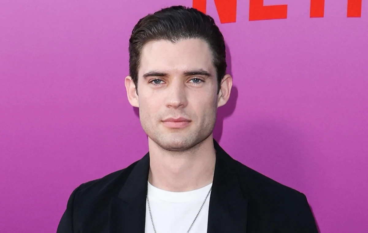 "Przygotujcie się" - napisał reżyser James Gunn i pokazał światu po raz pierwszy, jak będzie wyglądał David Corenswet jako Superman. Zdjęcie zostało zrobione na planie. Potwierdził też datę premiery filmu, to będzie 11 lipca 2025 roku.