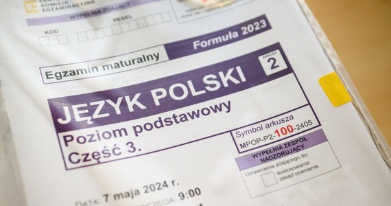 "Bunt i jego konsekwencje dla człowieka" i "jak relacja z drugą osobą kształtuje człowieka?" - to tematy matury z języka polskiego, z którymi musieli zmierzyć się tegoroczni abiturienci. W tym artykule znajdziecie wszystkie najważniejsze informacje dotyczące matury 2024 z polskiego.
