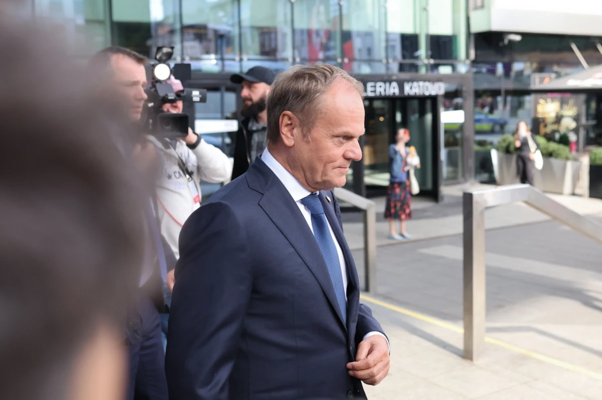 "Zwołałem na jutro posiedzenie Kolegium do Spraw Służb Specjalnych. Tematem domniemane wpływy rosyjskie i białoruskie w polskim aparacie władzy w poprzednich latach" - ogłosił w mediach społecznościowych premier Donald Tusk.