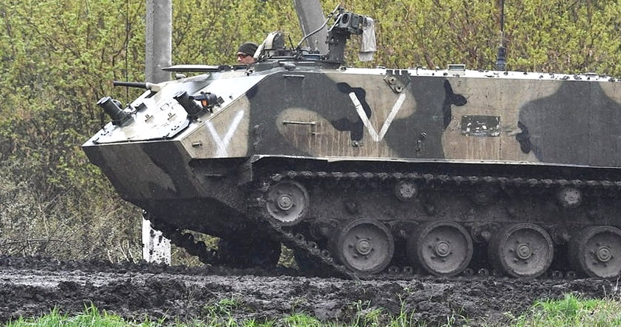 Rosyjski BTR‑MD Rakuszka, to jeden z najrzadziej spotykanych transporterów opancerzonych, które biorą udział w wojnie na Ukrainie. Żołnierze właśnie przejęli jeden z nich.