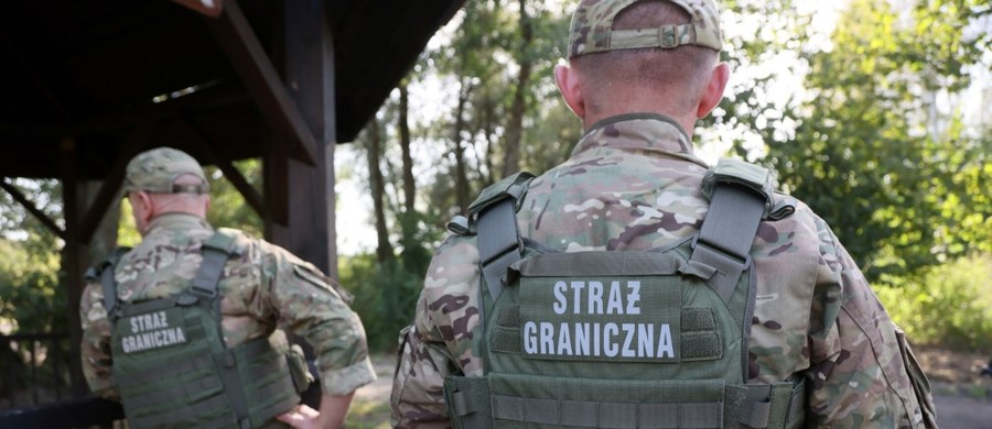 W Polsce został zatrzymany rosyjski żołnierz. Jak dowiedział się reporter RMF FM, dezertera z armii Władimira Putina zatrzymali podlascy strażnicy graniczni, tuż po tym, jak przekroczył białoruską granicę. W sprawę zaangażowała się już Agencja Bezpieczeństwa Wewnętrznego.