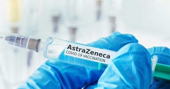 Firma AstraZeneca poinformowała o rozpoczęciu wycofywania ze światowych rynków swojej szczepionki przeciwko Covid-19 w związku z "nadwyżką dostępnych zmodernizowanych" preparatów.