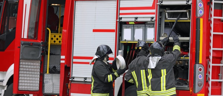 W wielkopolskim Złotowie strażacy ewakuowali 37 osób. Podjęli interwencję po zgłoszeniu o dziwnym zapachu, jaki był wyczuwalny w mieszkaniach.
