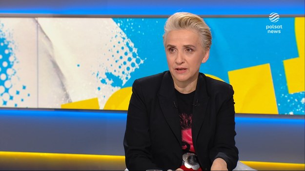  Byłabym zadowolona, gdyby nowym ministrem kultury został Andrzej Wyrobiec - mówiła w "Graffiti" wiceszefowa tego resortu Joanna Scheuring-Wielgus (Lewica). Prowadzący Marcin Fijołek zapytał Joannę Scheuring-Wielgus, "co jest nie tak z resortem kultury, że całe jego kierownictwo chce się ewakuować" do Brukseli, czyli startuje w wyborach do Parlamentu Europejskiego. - Wszystko jest ok, to nie jest tak, że ktoś chce się ewakuować. Jakiekolwiek wybory to jest jednak jakaś kolej rzeczy w naszym życiu politycznym - odparła wiceminister z Lewicy. Jak podkreśliła, "to że startujemy, nie znaczy, że mamy zagwarantowane miejsce" w europarlamencie. - Każda partia wystawia strategicznie najlepszych zawodników i zawodniczki - dodała w czwartkowym "Graffiti". Przyznała, że "byłaby zadowolona", gdyby następcą startującego do PE Bartłomieja Sienkiewicza został Andrzej Wyrobiec, obecny wiceminister kultury z PO. Zastrzegła jednak, że decyzję o przyznaniu teki podejmie premier Donald Tusk, ale nie ukrywała jednocześnie, iż nazwisko Wyrobca pojawia się "na giełdzie". Scheuring-Wielgus zauważyła, iż przyszła kadencja w PE "będzie naprawdę bardzo ważna". - Widzimy, co dzieje się na świecie, w Europie. Potrzebujemy silnych osób w Parlamencie Europejskim, które będą miały silny głos za Polkami, Polakami i bezpieczeństwem Polski w Unii Europejskiej - wyliczyła.