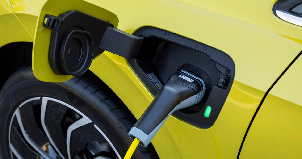 Producenci masowo wycofują się z elektryfikacji. To koniec złudzeń