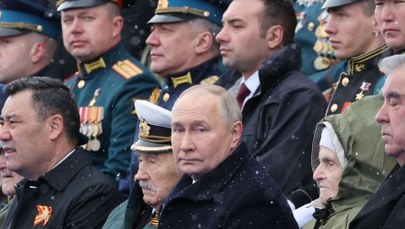 Dzień Zwycięstwa w Moskwie: Zbrodniarze z Buczy, brak salutu dla Putina i wolta Paszyniana