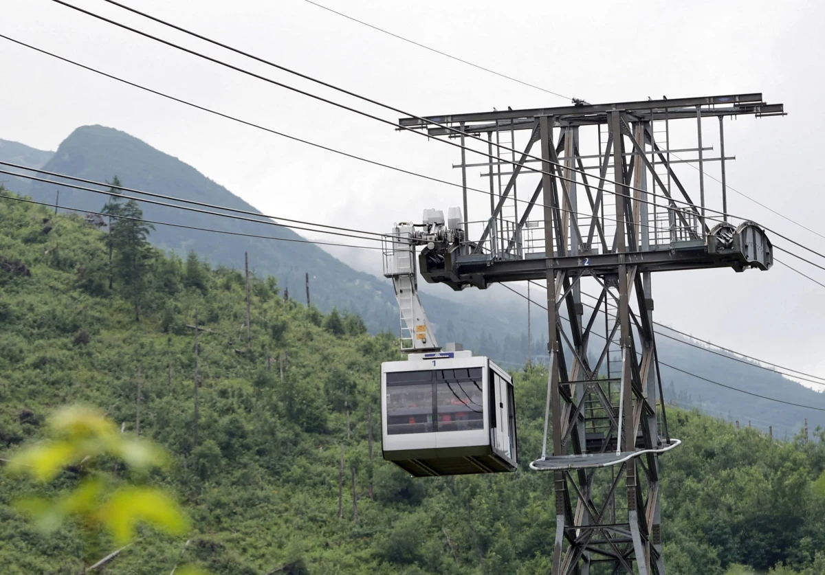 Polskie Koleje Linowe poinformowały o rozpoczęciu wiosennego przeglądu technicznego kolejki na Kasprowy Wierch. Na ten popularny tatrzański szczyt będzie można wjechać dopiero pod koniec maja. Do tego czasu pozostają jedynie piesze wycieczki.