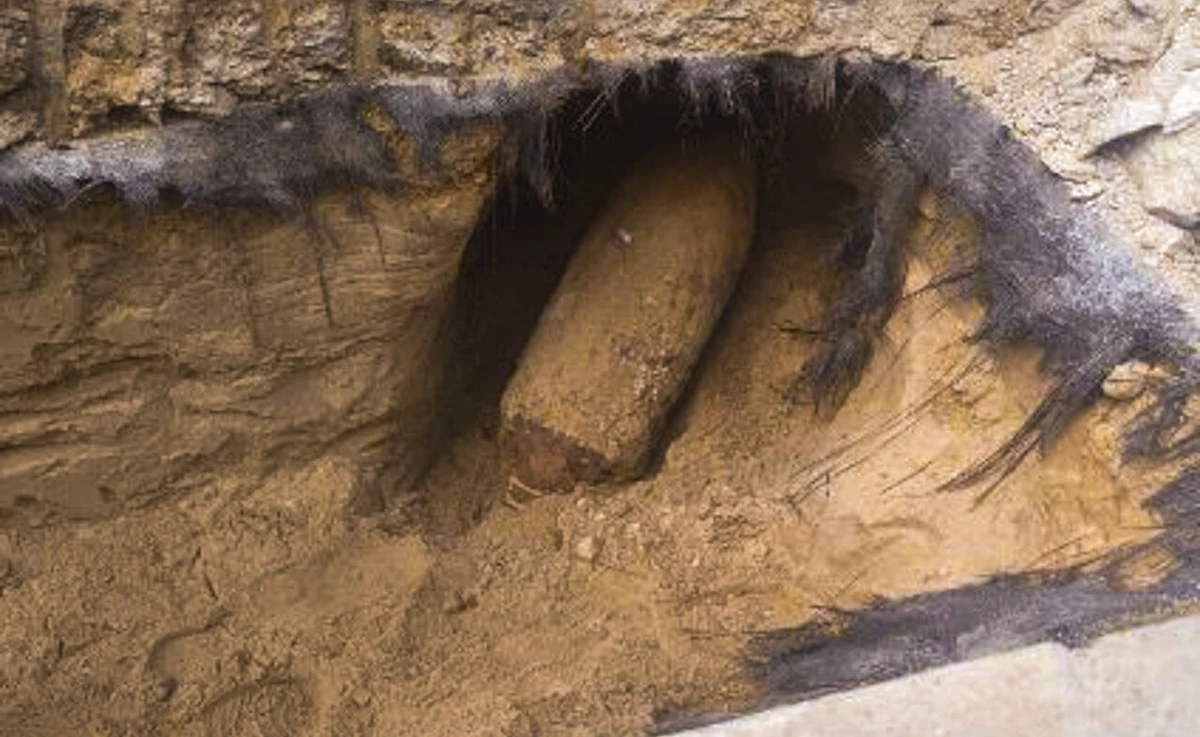 Saperzy z Rozewia podjęli 250-kilogramową bombę lotniczą z czasów II wojny światowej, która została znaleziona w Porcie Gdynia. Jak dowiedział się reporter RMF FM, konieczna była ewakuacja około 200 osób.