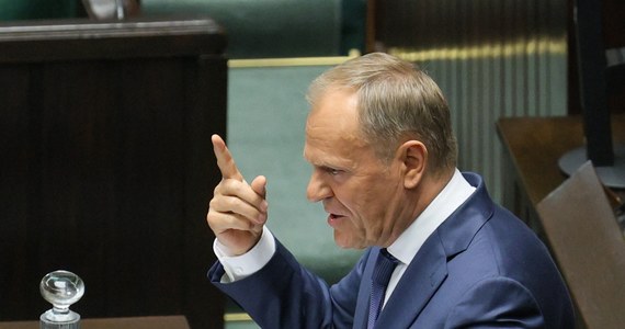 Wniosek o wotum nieufności wobec Pauliny Hennig-Kloski upadł w sejmowym głosowaniu. Jak zwykle przy takich okazjach nie obyło się bez burzliwej debaty. Donald Tusk zwrócił się z sejmowej mównicy w kierunku posłów Prawa i Sprawiedliwości. "Płatni zdrajcy, pachołki Rosji" - grzmiał premier.