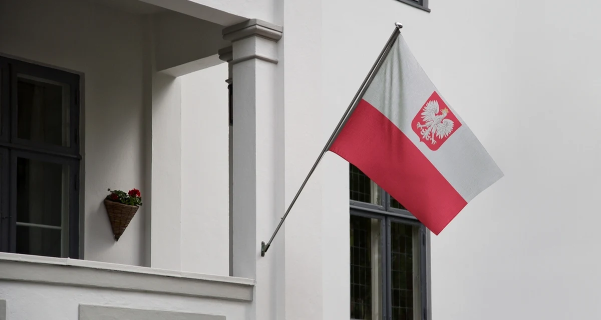 Dziennikarze RMF FM ustalili, że Nikodem Rachoń, który dotychczas był attaché prasowym polskiej ambasady w Waszyngtonie, został odwołany ze stanowiska. Teraz poznajemy kolejne szczegóły zamieszania z bratem Michała Rachonia, byłego dziennikarza Telewizji Polskiej.