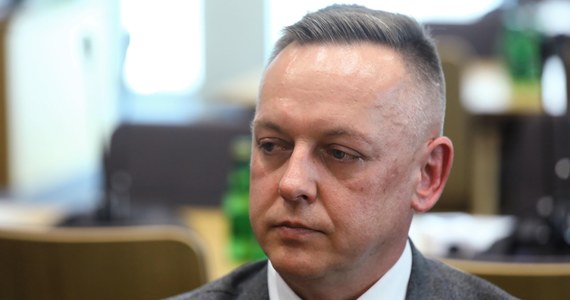 Tomasz Szmydt, który uciekł na Białoruś i poprosił władze w Mińsku o azyl, nie jest już sędzią - poinformował rzecznik Naczelnego Sądu Administracyjnego. Jego oświadczenie o zrzeczeniu się urzędu sędziego przyjął prezes NSA Jacek Chlebny.