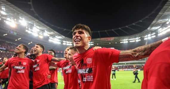 Bayer Leverkusen i Atalanta Bergamo zagrają 22 maja w finale piłkarskiej Ligi Europy w Dublinie. "Aptekarze" przedłużyli do 49 serię meczów bez porażki, remisując z AS Roma 2:2 (dwumecz wygrali 4:2), natomiast włoski klub pewnie pokonał Olympique Marsylia 3:0 (4:1 w dwumeczu).