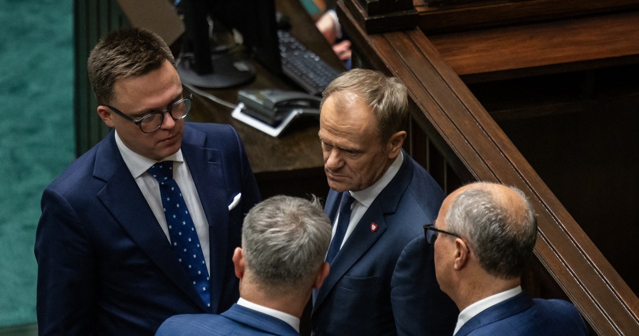 Premier, Donald, Tusk, będzie, miał, wyjścia, musiał, zielone, światło, budowy, Coraz, więcej, wskazuje, mowa, tylko, społecznym W koalicji coraz więcej głosów za CPK. Donald Tusk nie będzie miał wyjścia?