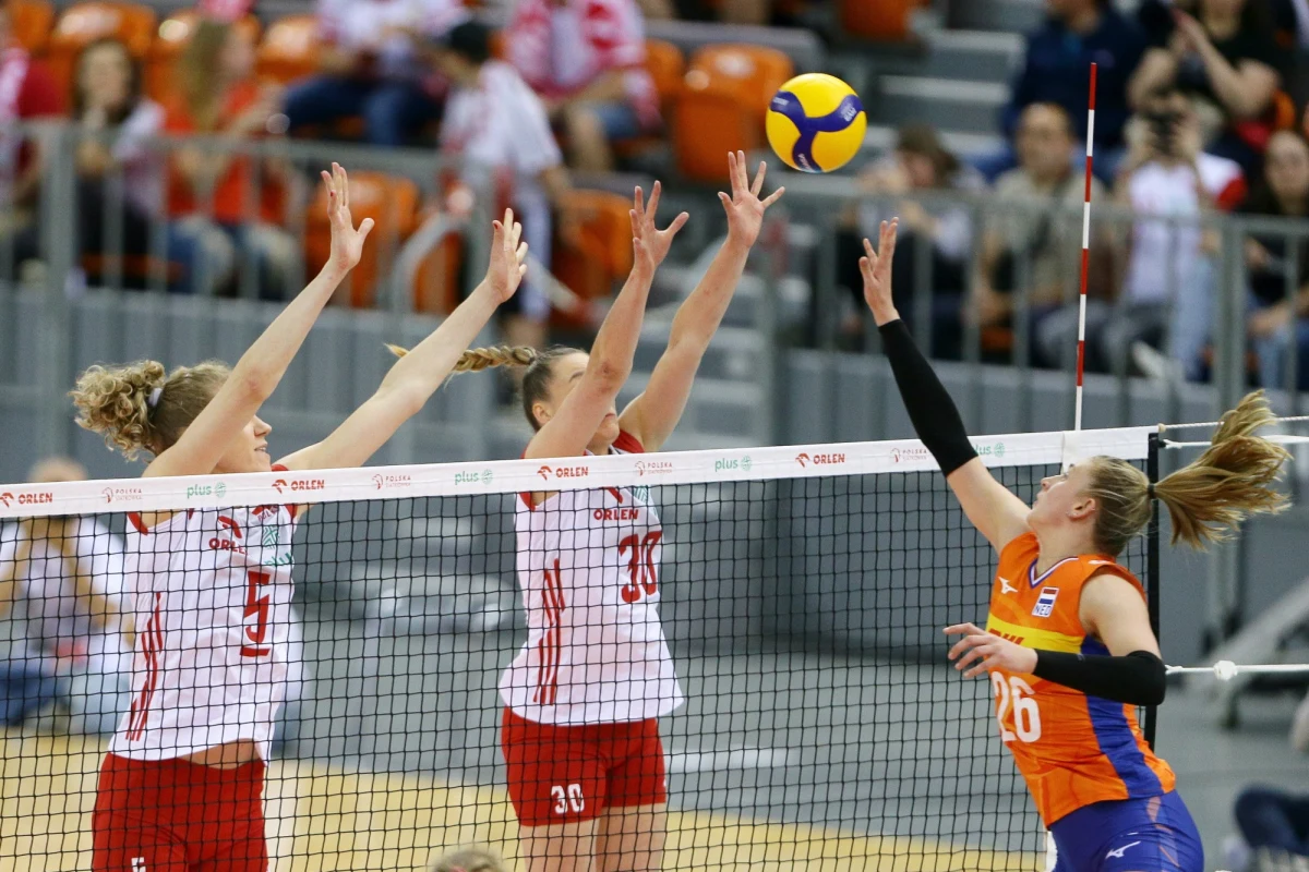 Przygotowująca się do rywalizacji w Lidze Narodów reprezentacja Polski siatkarek przegrała w piątek w meczu towarzyskim z Holandią 2:3 (18:25, 18:25, 26:24, 25:19, 7:15). 