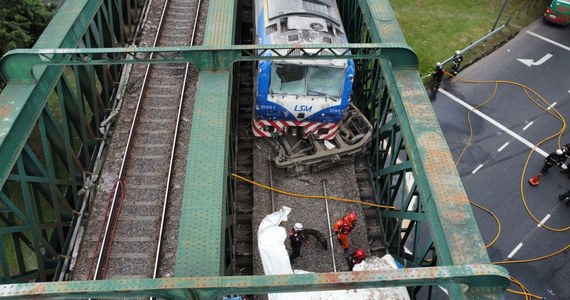 ​Około 100 pasażerów odniosło obrażenia w wyniku zderzenia pociągów na wiadukcie w stolicy Argentyny, Buenos Aires - podała stacja TN. Nie ma informacji o ofiarach śmiertelnych, ale kilkadziesiąt osób trafiło do szpitali.