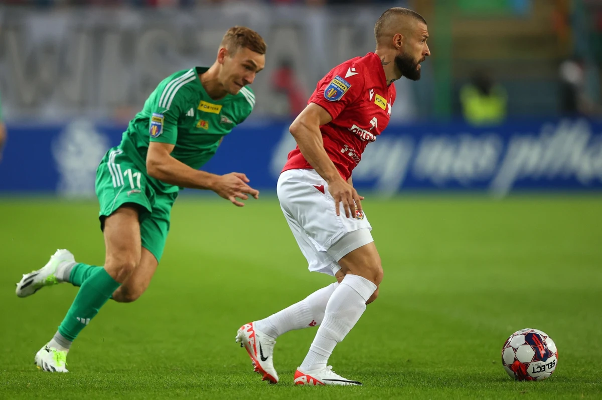 Hit 1. ligi nie zawiódł. Lechia Gdańsk po emocjonującym meczu wygrała na wyjeździe z Wisłą Kraków 4:3, dzięki czemu zapewniła sobie awans do ekstraklasy. Gdańszczanie wracają do najwyższej klasy rozgrywkowej po rocznej przerwie.