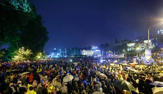 Wrze w Tbilisi. Dziesiątki tysięcy osób na ulicach
