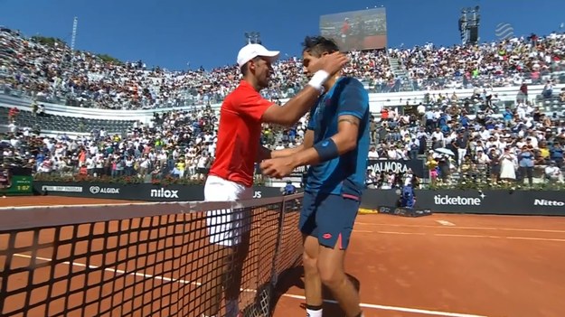 Novak Djoković odpadł z turnieju ATP w Rzymie! Legendarny Serb pożegnał się z włoskimi zawodami na 1/16 finału, sensacyjnie przegrywając z Chilijczykiem Alejandro Tabilo.