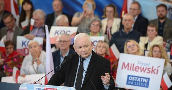 ​W ciągu ośmiu lat naszych rządów wyciągnęliśmy Polskę ze sfery trzeciego świata do sfery państw cywilizowanych - powiedział w trakcie niedzielnego spotkania z mieszkańcami Siedlec prezes PiS Jarosław Kaczyński. Polityk mówił również m.in. o CPK, armii i krytykował oponentów politycznych.