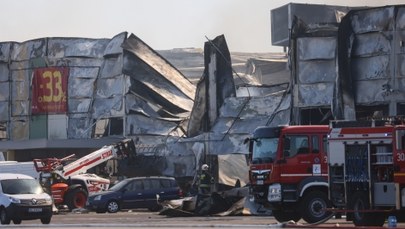 Marywilska 44 spłonęła. Policja ustala okoliczności wybuchu pożaru