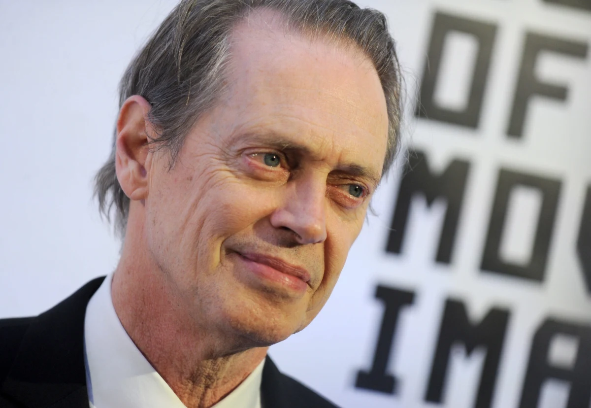 Znany amerykański aktor, reżyser i producent Steve Buscemi stał się ofiarą bandyckiego napadu. Został napadnięty i pobity podczas spaceru w Nowym Jorku. Trafił do szpitala.
