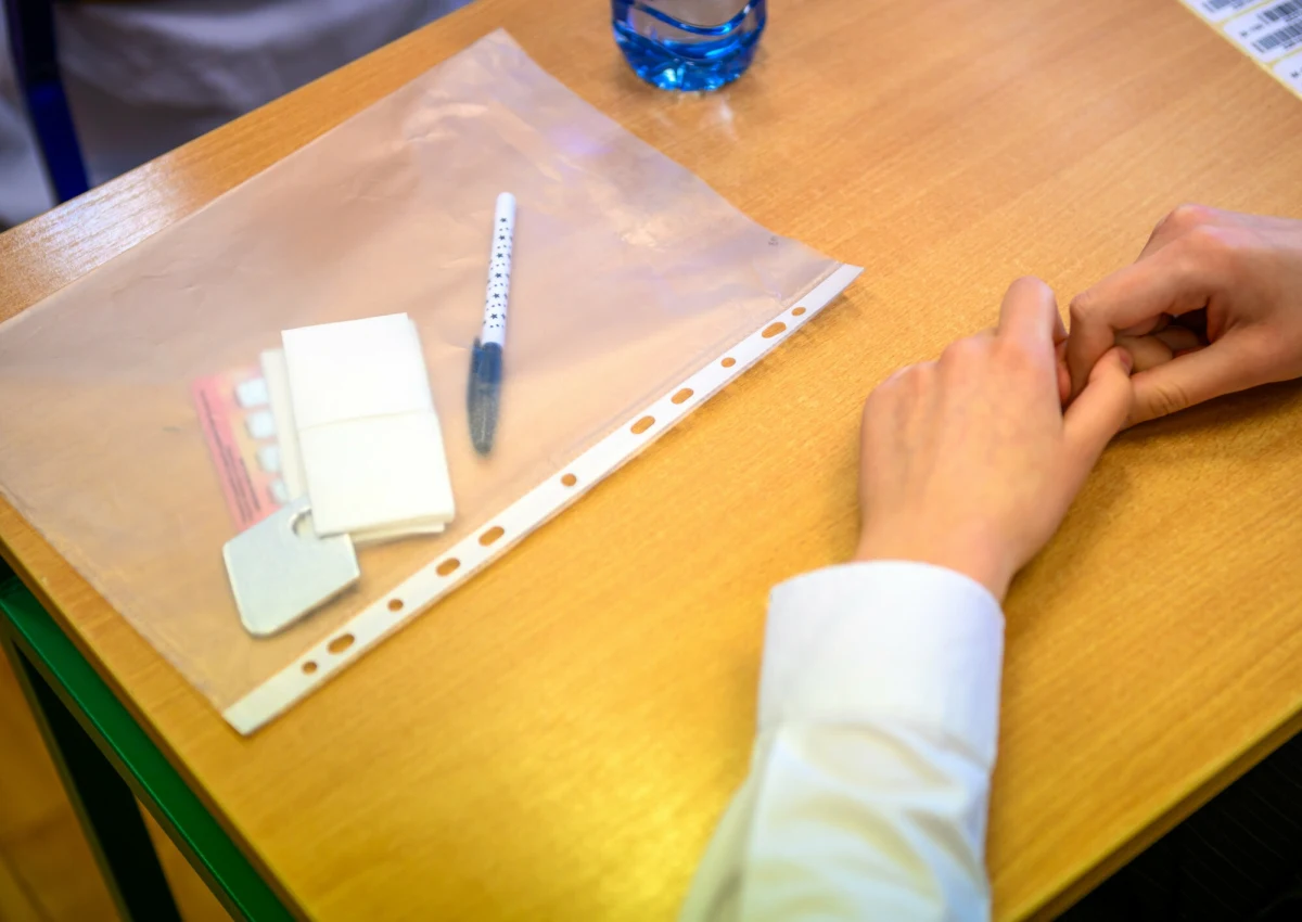 Rozpoczął się drugi tydzień tegorocznych matur. W najbliższych dniach abiturientów czekają egzaminy m.in. z biologii, chemii i geografii. Dziś maturzyści zmierzyli się z testami z języka angielskiego i filozofii.