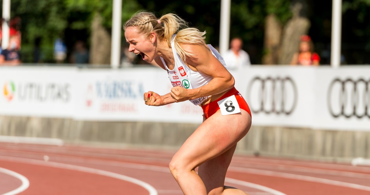 tenis, hokej, żużel, szachy, boks, piłka ręczna, kolarstwo, lekkoatletyka, sporty wodne, sporty zimowe Kuriozalne okoliczności wygranej Polki. Coś takiego prawie się nie zdarza