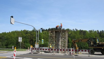 Budowa kładki w Głogoczowie. Od wtorku kolejne zmiany 